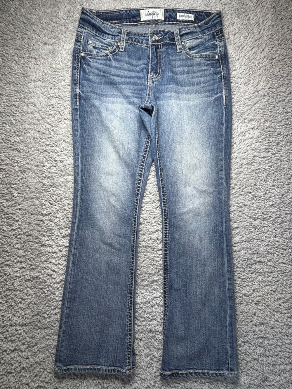 DAYTRIP Jeans Womens 26 Short Virgo Boot Cut Big Stitch Gems Mid Rise Rhinestone